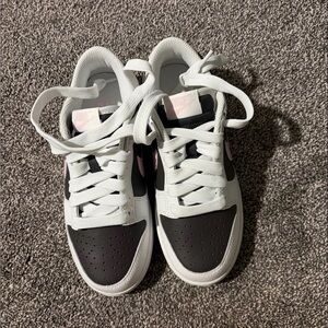 Nike Women's Brown , pink  and White Sneakers